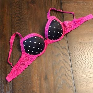 Pink by Victoria’s Secret lace Wing Demi 34B